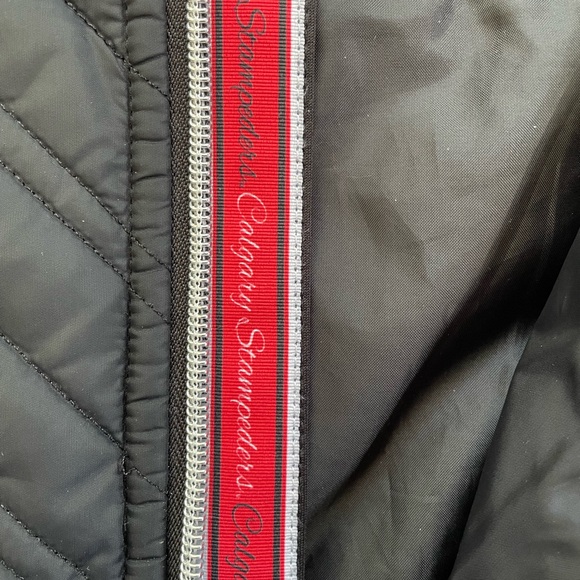 Calgarys Stampeders Jacket Size Medium - Picture 7 of 9